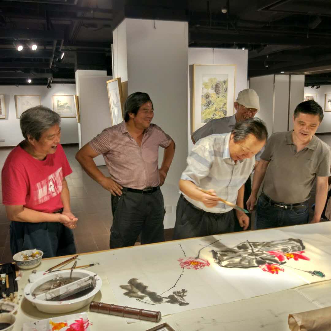 中国美术家书法家艺术网讯著名画家杨正新夏建峰孙忠民在上海美协花鸟